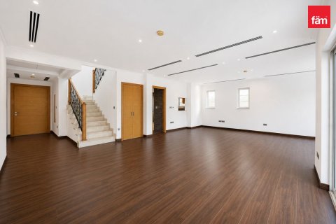 Villa in Jumeirah Park, Dubai 4 bedrooms, 524.9 sq.m. № 133919 - photo 2