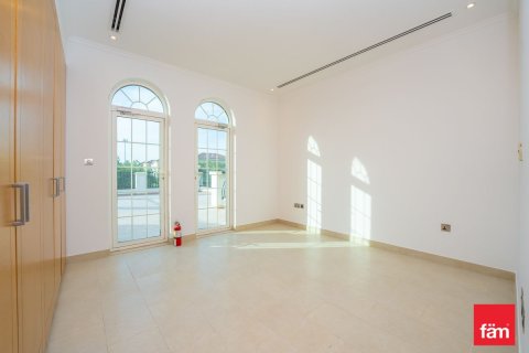 Villa in Jumeirah Park, Dubai 4 bedrooms, 524.9 sq.m. № 133919 - photo 13