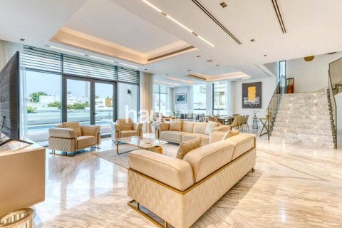 Villa en Palm Jumeirah, Dubai, 7 dormitorios, 883 m², № 45075 - foto 1