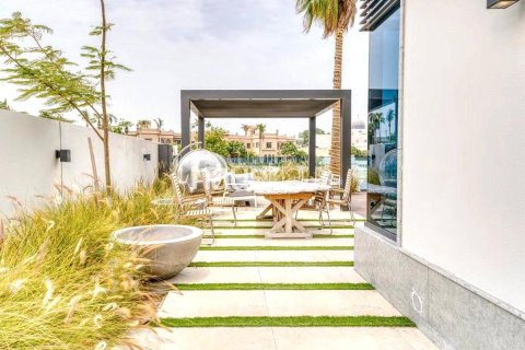 Villa en Palm Jumeirah, Dubai, 7 dormitorios, 883 m², № 45075 - foto 10