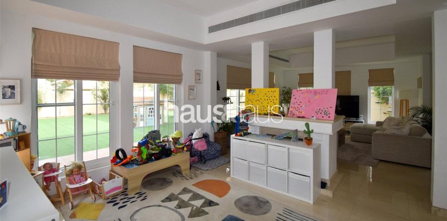 Villa en Arabian Ranches, Dubai, 4 dormitorios, 401 m², № 45080