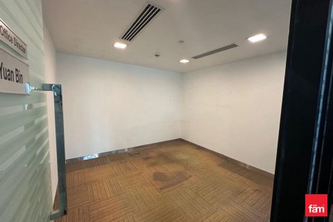 Office in Dubai 377.9 sq.m. № 59077 - photo 11