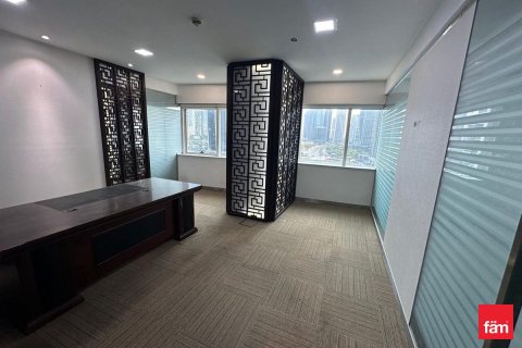 Office in Dubai 377.9 sq.m. № 59077 - photo 10