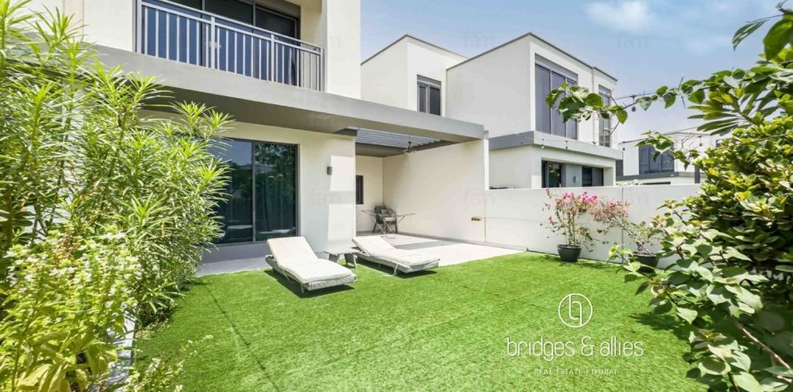 Villa in Dubai Hills Estate, Dubai 3 bedrooms, 212 sq.m. № 101349