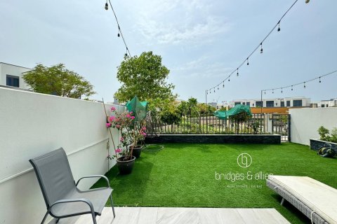 Villa in Dubai Hills Estate, Dubai 3 bedrooms, 212 sq.m. № 101349 - photo 11