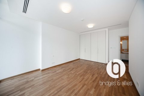 Apartment in DIFC, Dubai 3 bedrooms, 194 sq.m. № 101351 - photo 20