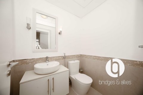 Apartment in DIFC, Dubai 3 bedrooms, 194 sq.m. № 101351 - photo 11