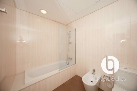 Apartment in DIFC, Dubai 3 bedrooms, 194 sq.m. № 101351 - photo 12