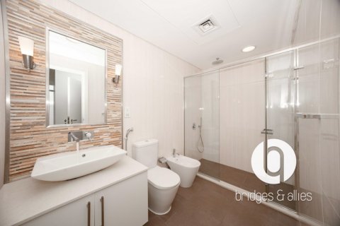 Apartment in DIFC, Dubai 3 bedrooms, 194 sq.m. № 101351 - photo 19
