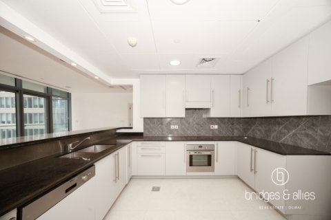 Apartment in DIFC, Dubai 3 bedrooms, 194 sq.m. № 101354 - photo 11