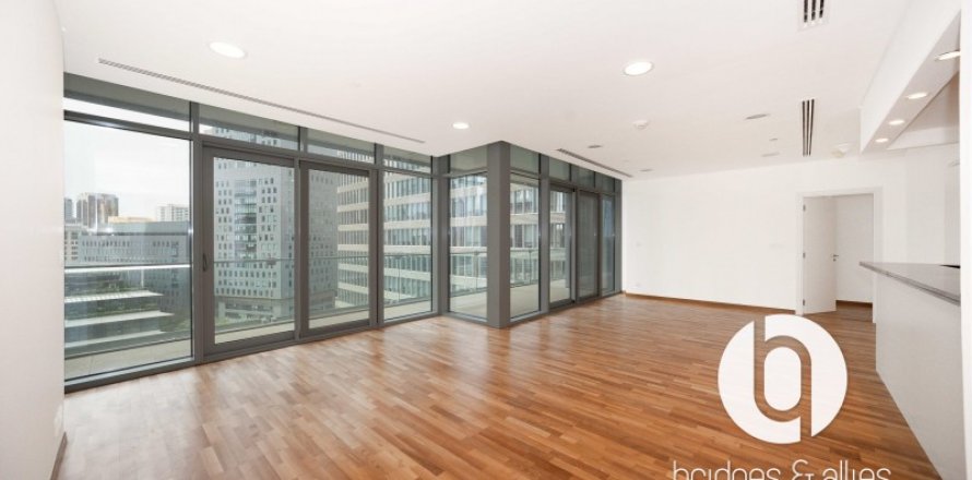 Apartment in DIFC, Dubai 3 bedrooms, 194 sq.m. № 101354