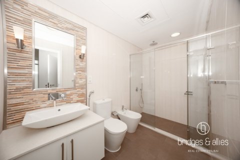 Apartment in DIFC, Dubai 3 bedrooms, 194 sq.m. № 101354 - photo 4