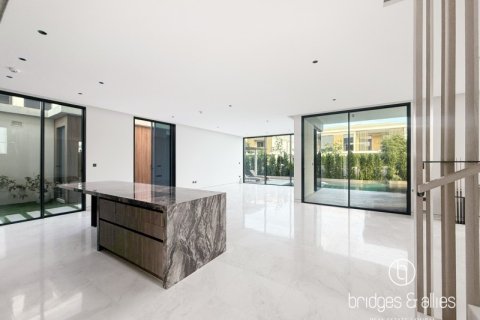 Villa in Tilal Al Ghaf, Dubai 5 bedrooms, 580 sq.m. № 101353 - photo 3