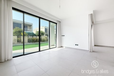 Villa in Tilal Al Ghaf, Dubai 4 bedrooms, 377 sq.m. № 101352 - photo 16