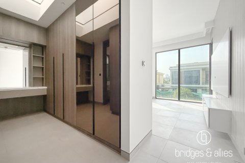 Villa in Tilal Al Ghaf, Dubai 4 bedrooms, 377 sq.m. № 101352 - photo 7