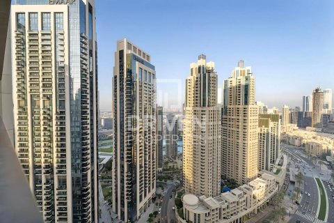 Appartement à BLVD Crescent, Downtown Dubai (Downtown Burj Dubai), Dubai, 3 chambres, 184 m², № 18792 - photo 1