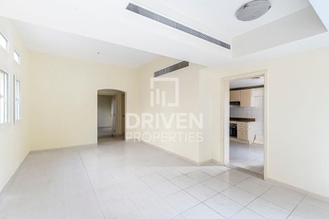 Villa en The Lakes, Dubai, 3 dormitorios, 265 m², № 18789 - foto 3