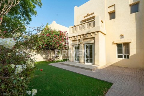 Villa en The Lakes, Dubai, 3 dormitorios, 265 m², № 18789 - foto 14