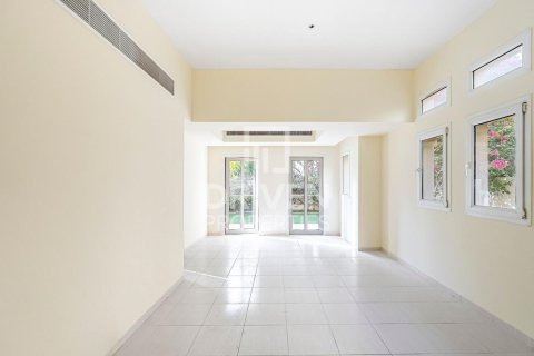 Villa en The Lakes, Dubai, 3 dormitorios, 265 m², № 18789 - foto 1