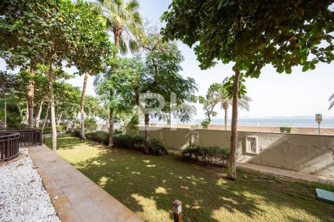 Hotel Apartment in Palm Jumeirah, Dubai 2 bedrooms, 142 sq.m. № 21793 - photo 20