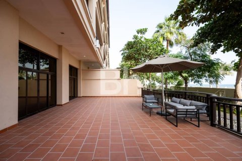 Hotel Apartment in Palm Jumeirah, Dubai 2 bedrooms, 142 sq.m. № 21793 - photo 19