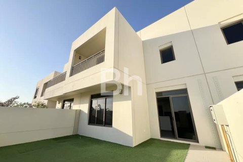 Adosado en Town Square, Dubai, 3 dormitorios, 198 m², № 24948 - foto 1