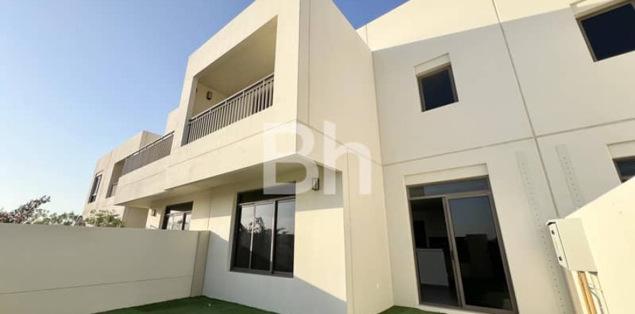 Adosado en Town Square, Dubai, 3 dormitorios, 198 m², № 24948