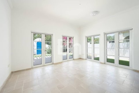 Villa en The Villa, Dubai, 4 dormitorios, 425 m², № 24930 - foto 21