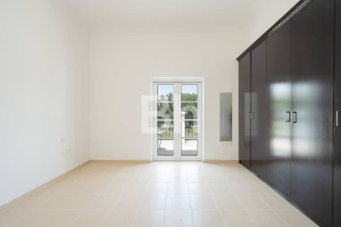 Villa en The Villa, Dubai, 4 dormitorios, 425 m², № 24930 - foto 12