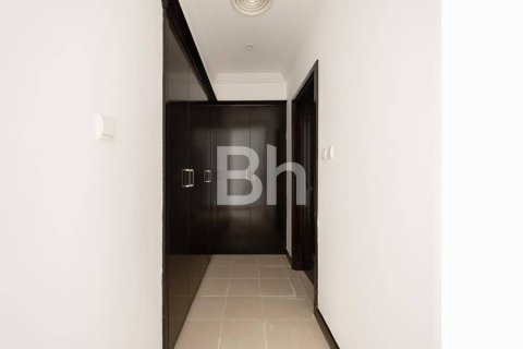 Villa en The Villa, Dubai, 4 dormitorios, 425 m², № 24930 - foto 11