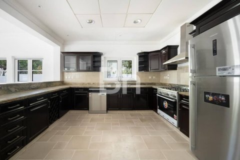 Villa en The Villa, Dubai, 4 dormitorios, 425 m², № 24930 - foto 23