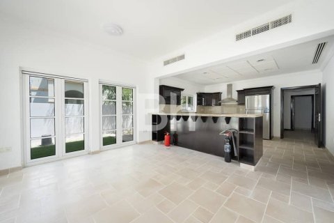 Villa en The Villa, Dubai, 4 dormitorios, 425 m², № 24930 - foto 16