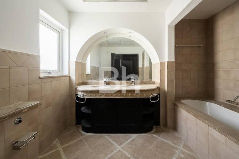 Villa en The Villa, Dubai, 4 dormitorios, 425 m², № 24930 - foto 9