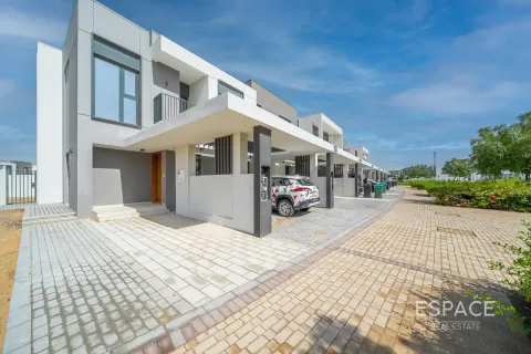 Villa in EMAAR South, Dubai South (Dubai World Central), Dubai 4 bedrooms, 210 sq.m. № 122476 - photo 20