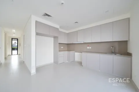 Villa in EMAAR South, Dubai South (Dubai World Central), Dubai 4 bedrooms, 210 sq.m. № 122476 - photo 6