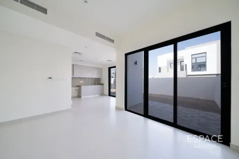 Villa in EMAAR South, Dubai South (Dubai World Central), Dubai 4 bedrooms, 210 sq.m. № 122476 - photo 5