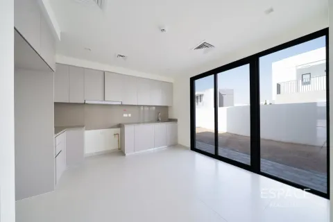 Villa in EMAAR South, Dubai South (Dubai World Central), Dubai 4 bedrooms, 210 sq.m. № 122476 - photo 7