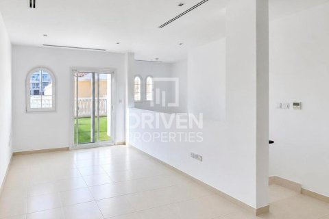 Townhouse in Jumeirah Village Circle, Dubai 2 bedrooms, 239.97 sq.m. № 134165 - photo 4