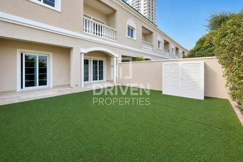 Townhouse in Jumeirah Village Circle, Dubai 2 bedrooms, 239.97 sq.m. № 134165 - photo 13