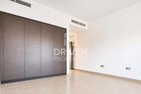 Townhouse in Jumeirah Village Circle, Dubai 2 bedrooms, 239.97 sq.m. № 134165 - photo 6
