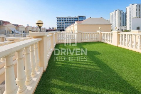 Townhouse in Jumeirah Village Circle, Dubai 2 bedrooms, 239.97 sq.m. № 134165 - photo 14