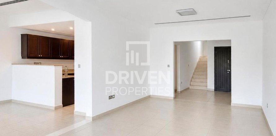 Townhouse in Jumeirah Village Circle, Dubai 2 bedrooms, 239.97 sq.m. № 134165