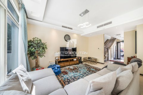Villa in Jumeirah Village Triangle, Dubai 3 bedrooms, 152 sq.m. № 15154 - photo 3