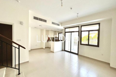 Adosado en Town Square, Dubai, 3 dormitorios, 188 m², № 46345 - foto 1