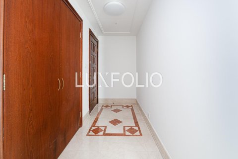 Apartment in Emaar 6 Towers, Dubai Marina, Dubai 2 bedrooms, 159 sq.m. № 46342 - photo 12