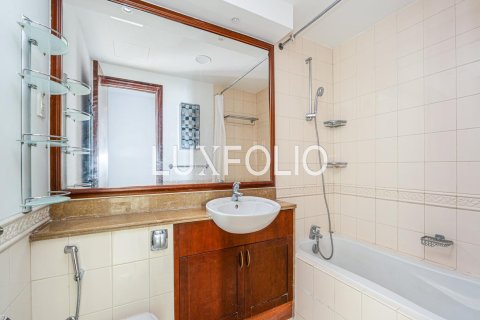 Apartment in Emaar 6 Towers, Dubai Marina, Dubai 2 bedrooms, 159 sq.m. № 46342 - photo 13