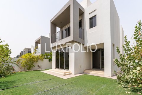 Villa in Sidra Villas, Dubai Hills Estate, Dubai 3 bedrooms, 400 sq.m. № 46426 - photo 1