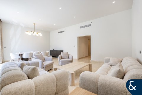 Villa à Dubai Marina, Dubai, 3 chambres, 811 m², № 75350 - photo 1