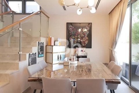 Villa en Dubai Hills Estate, Dubai, 4 dormitorios, 301 m², № 24335 - foto 11