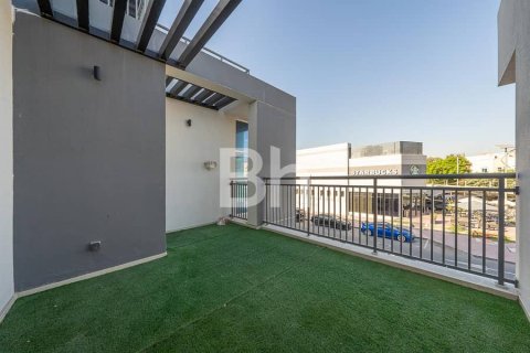 Adosado en Dubai Sports City, Dubai, 4 dormitorios, 275 m², № 24333 - foto 10